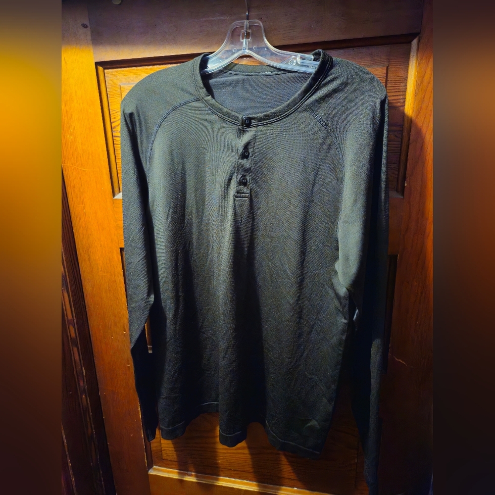 Men's Lululemon Greenish Black Long Sleeve Henley Shirt